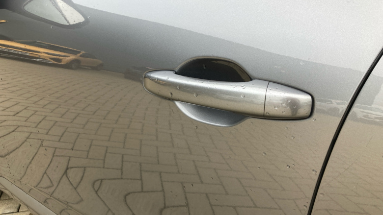 Renault Clio 1.0 TCe 90 RS Line 5dr Petrol Hatchback